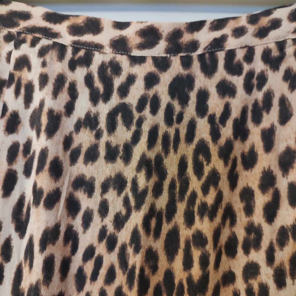 H&M Leopard Print Midi Skirt in Tan and Black - Picture 5 of 8